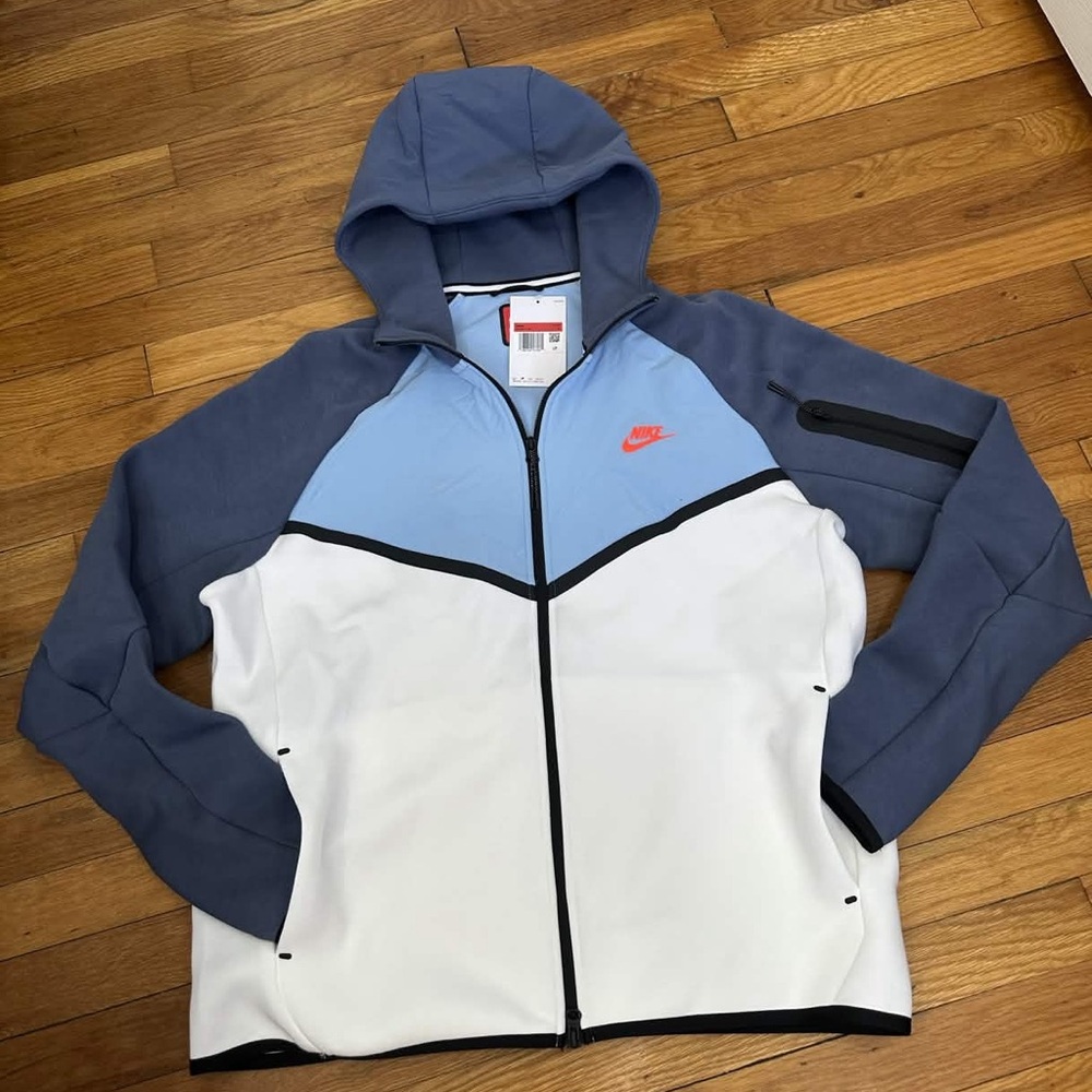 *New* Nike Sportwear Fleece Blue White Orange (IH4302-100) Size L